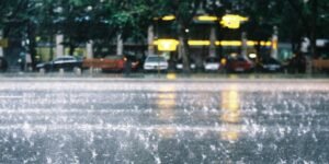 Musim Hujan Datang, Bagaimana Sebaiknya Kita Berpakaian Agar Tetap Nyaman?